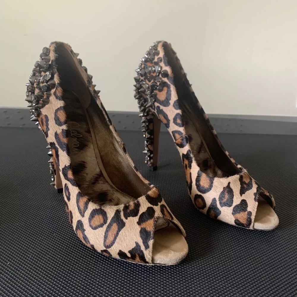 Sam Edelman Larissa Leopard Peep Toe pumps